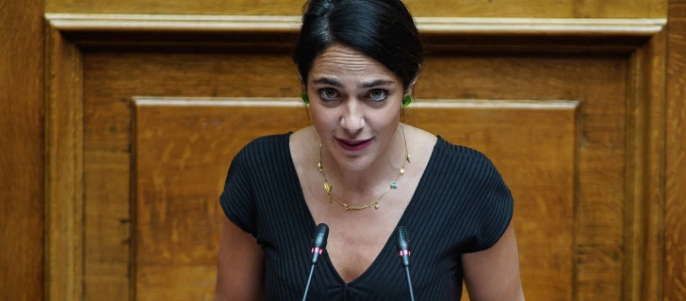 Δ.Μιχαηλίδου: «Κάθε μήνα οι ανάδοχοι θα λαμβάνουν από 325 έως και 1.200 ευρώ» - Ανοίγει σήμερα η πλατφόρμα
